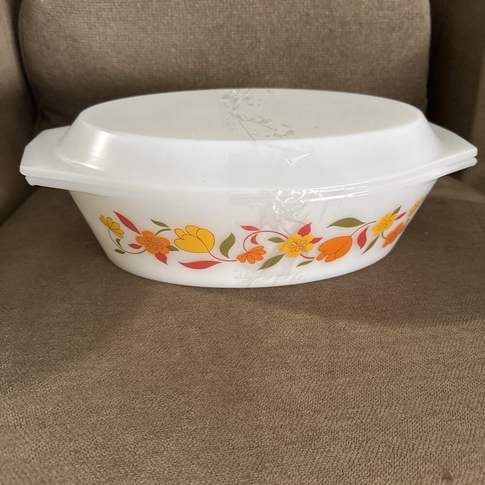 Arcopal France Floral Scania Vintage Oval Glass Retro Casserole Dish Milk